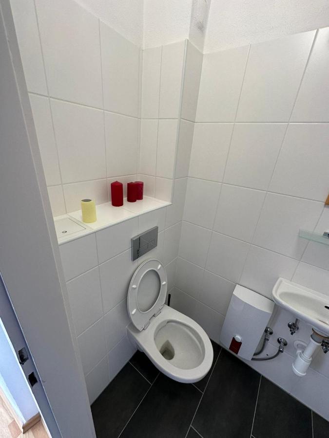 Central Plaza Mini Apartment 1 บรุคอันแดร์ไลทา ภายนอก รูปภาพ